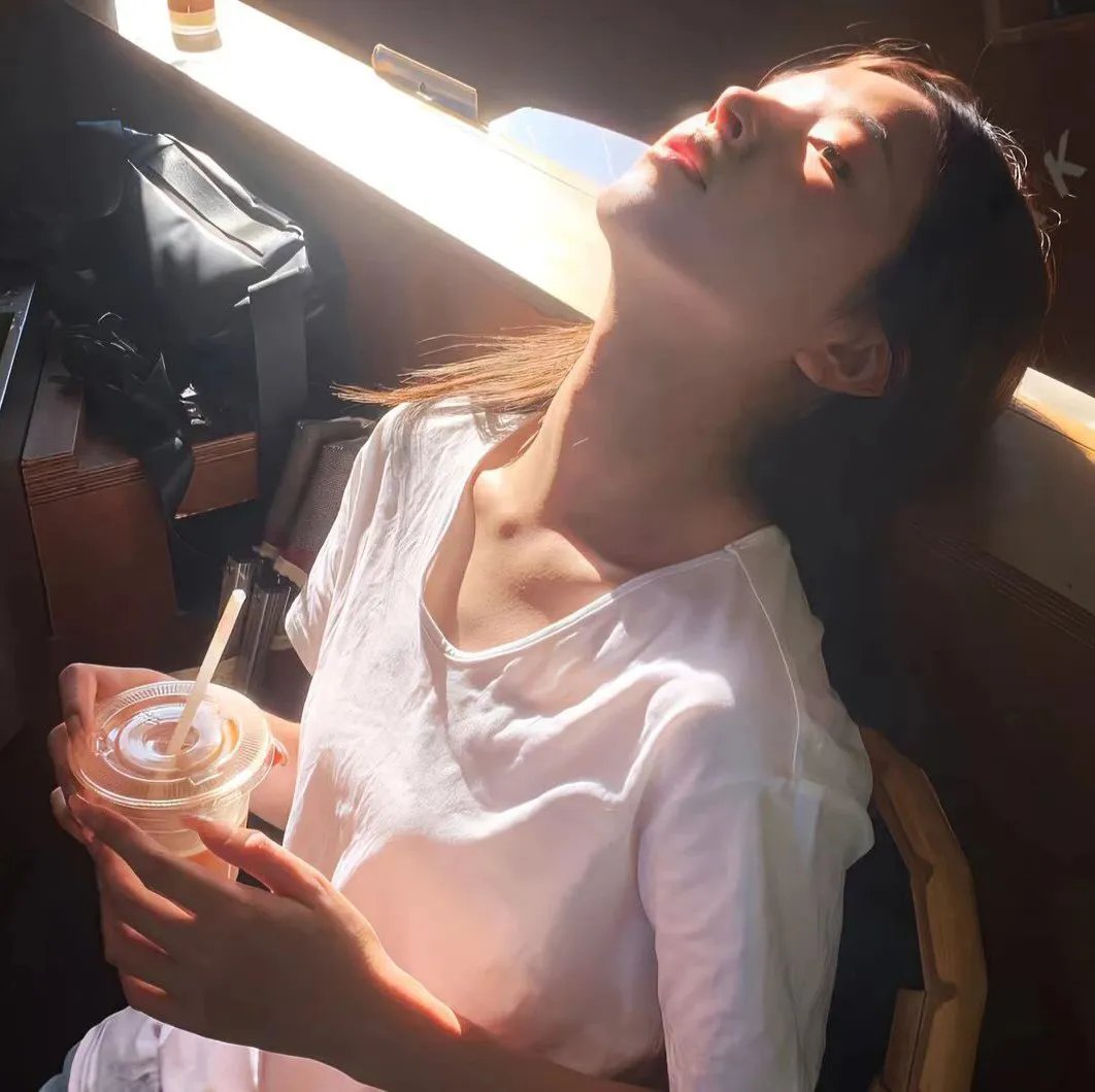 午夜之子封面